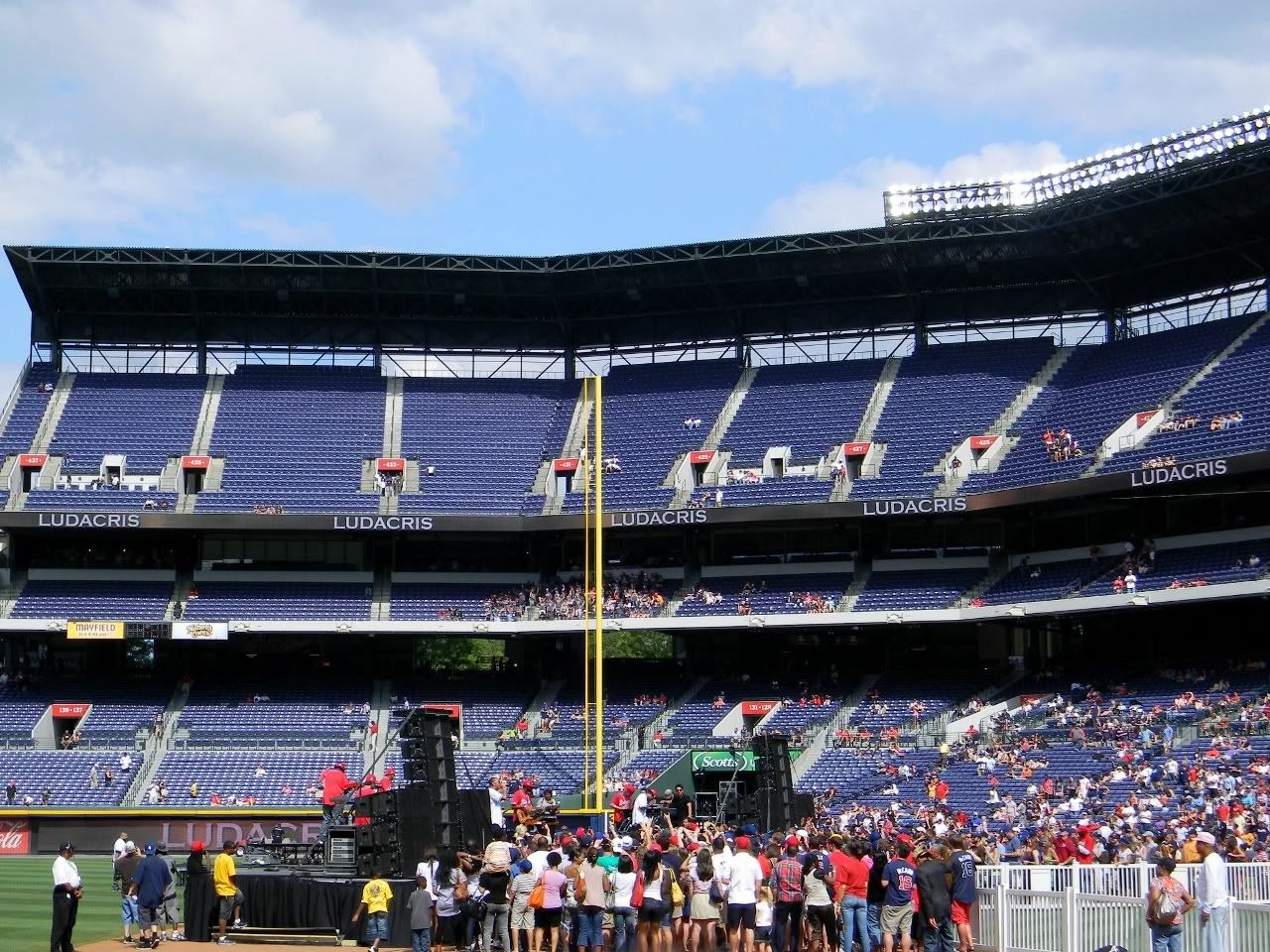 Braves Love Game Day Pictures Braves vs Phillies 51411